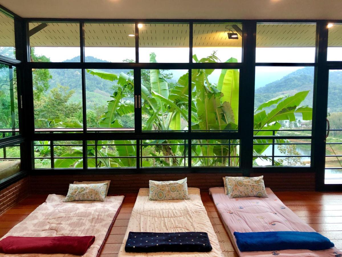 Baanhatsompaen homestay Ranong Buitenkant foto
