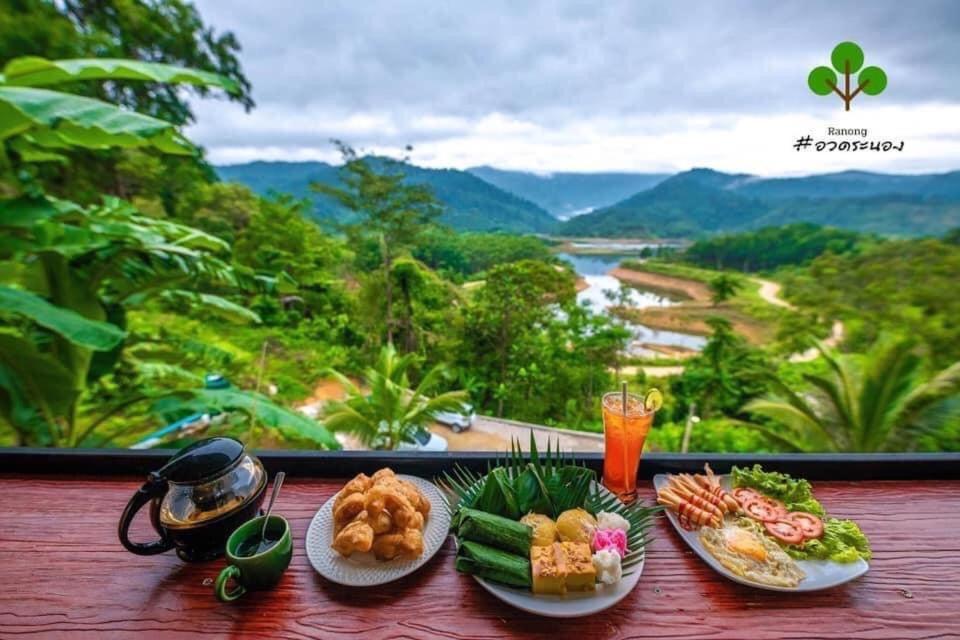 Baanhatsompaen homestay Ranong Buitenkant foto