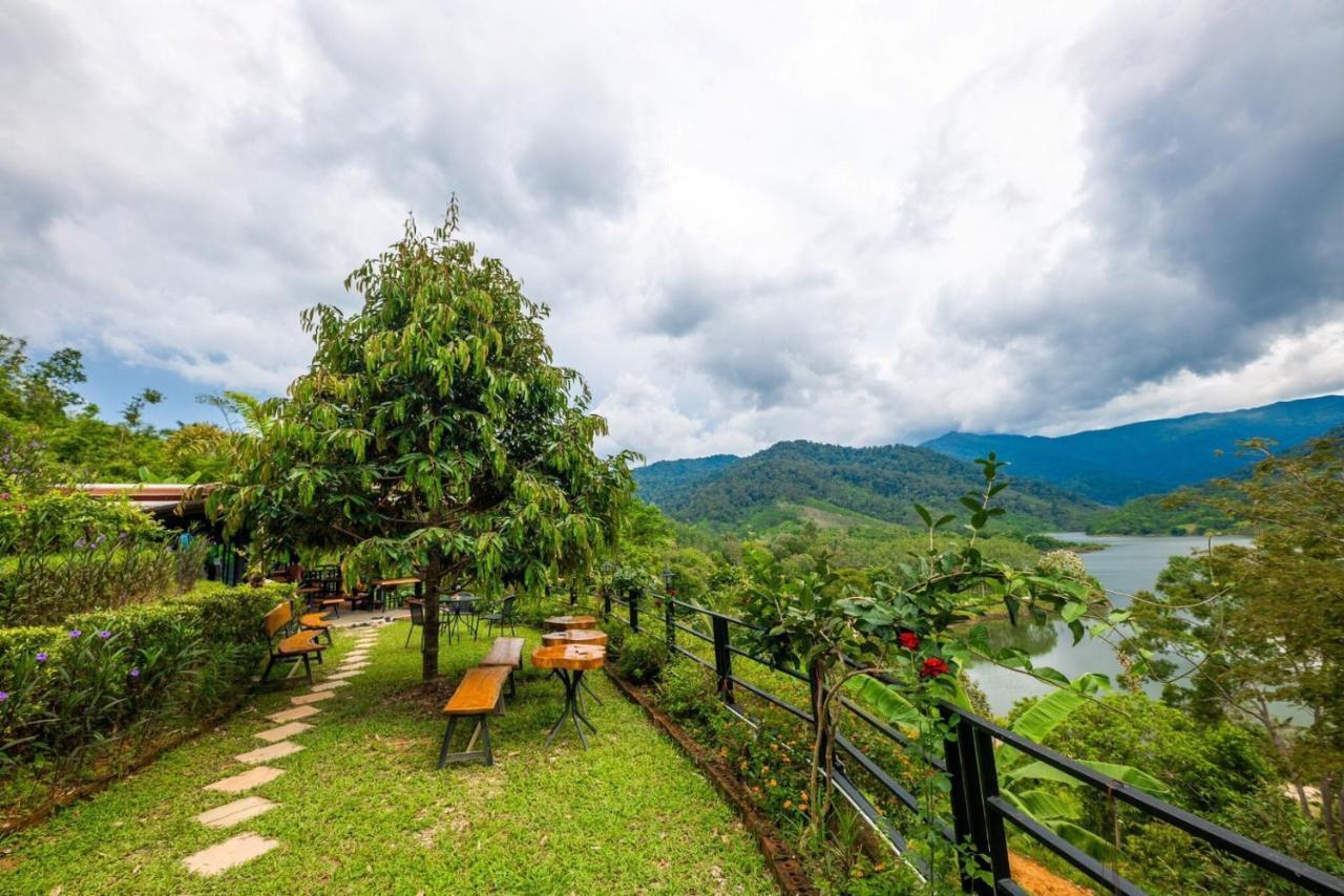 Baanhatsompaen homestay Ranong Buitenkant foto