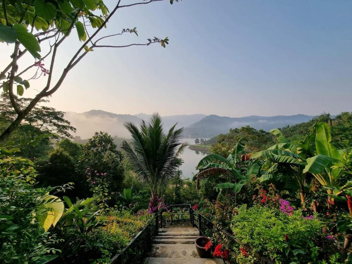 Baanhatsompaen homestay Ranong Buitenkant foto