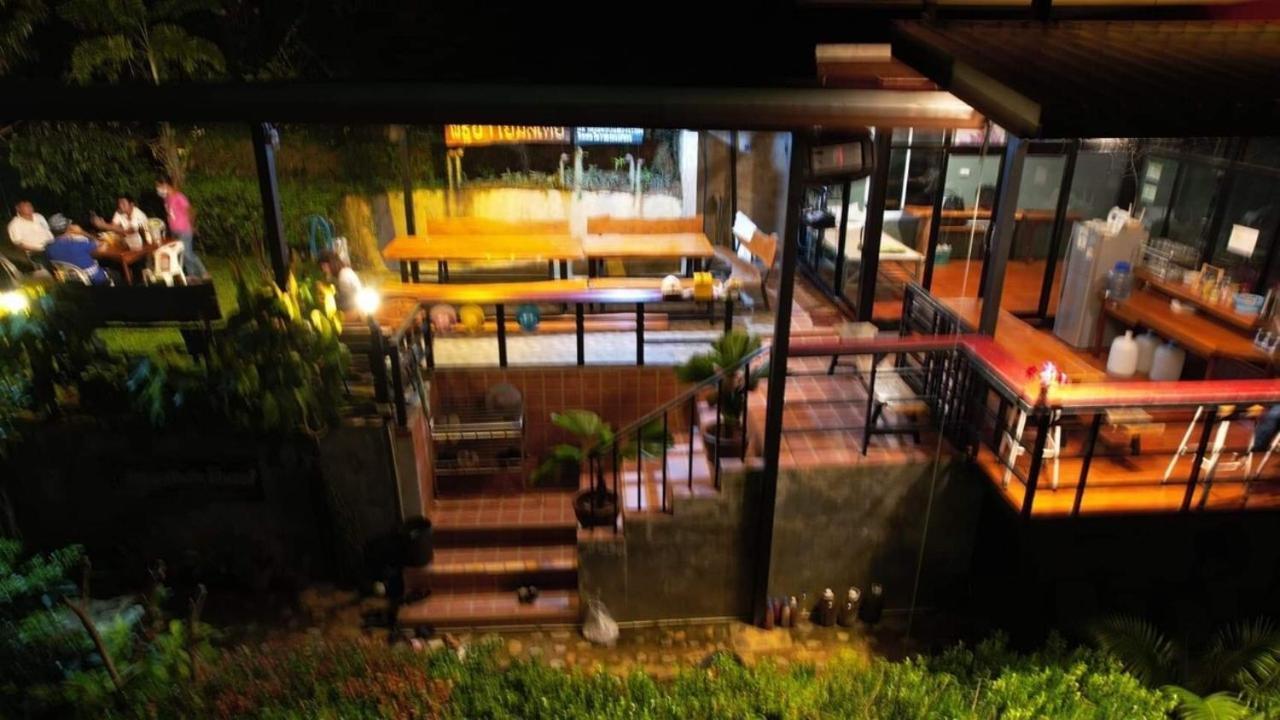 Baanhatsompaen homestay Ranong Buitenkant foto