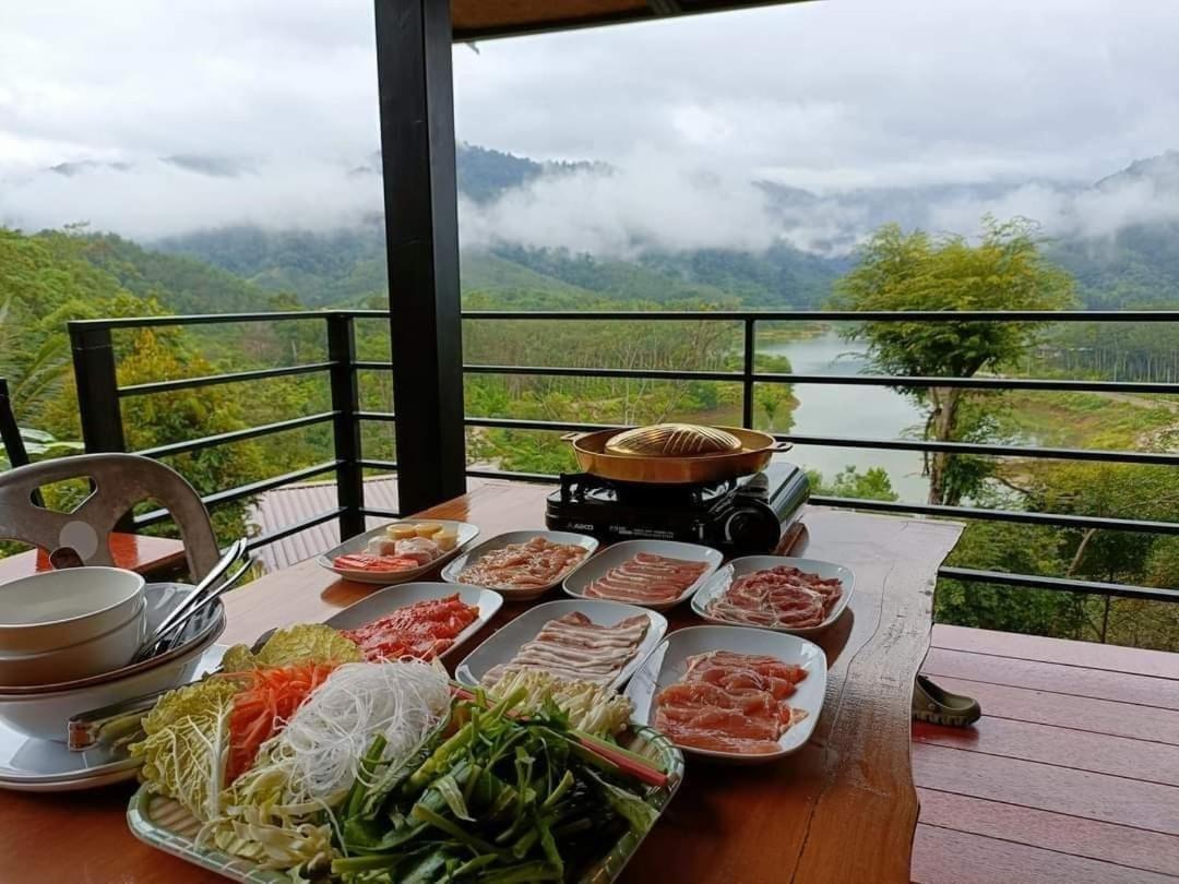Baanhatsompaen homestay Ranong Buitenkant foto