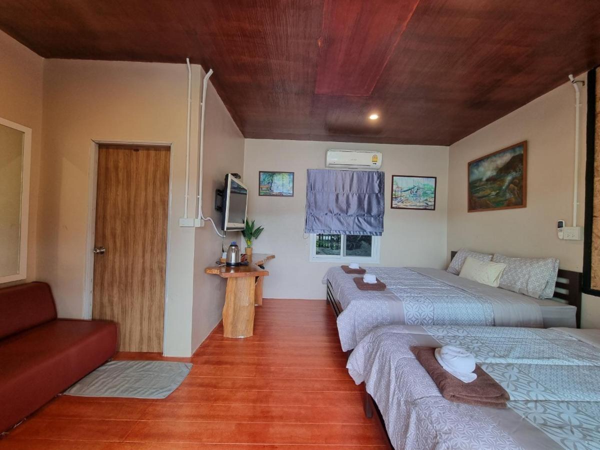 Baanhatsompaen homestay Ranong Buitenkant foto